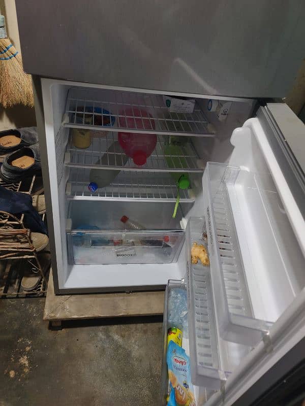 Hire fridge brand new 12cubci 2