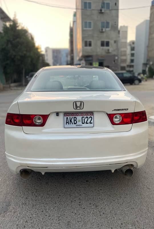 Honda Accord 2004 4