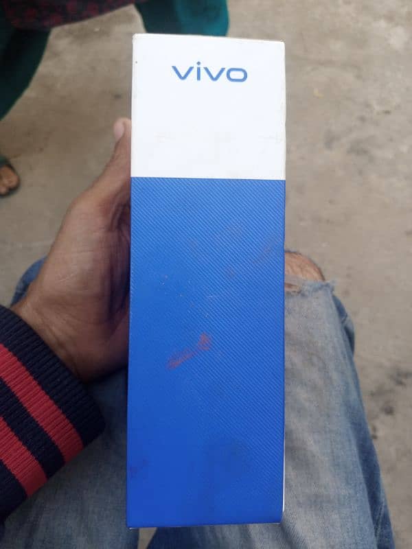 vivo y20.4 GB rame 128 memorie he  screen change Kaya Hy baqi OK Hy 19