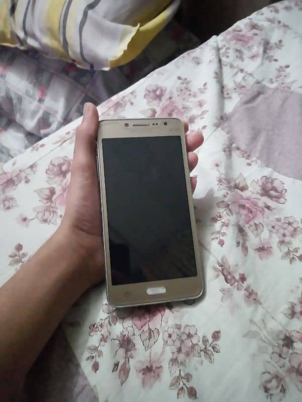 it's is good condition phone and brand Samsung galaxy 2