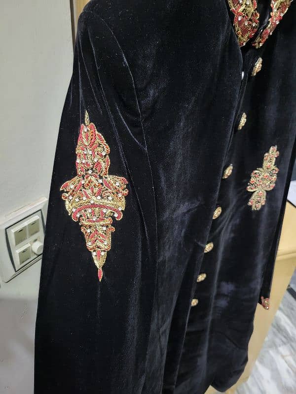 Velvet Sherwani with khussa 2