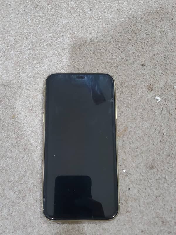 iphone 11 10/10 condition sim working 1