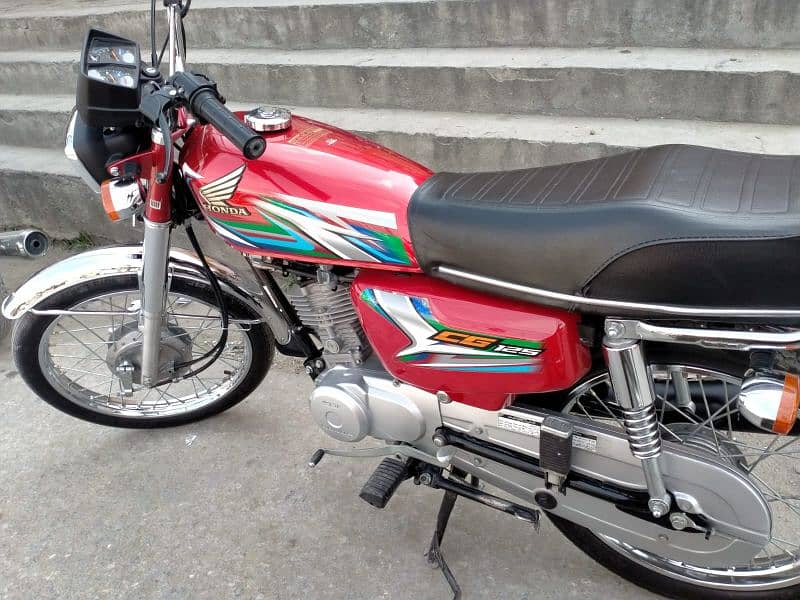 Honda 125 11.10. 2022 ka model hai 1