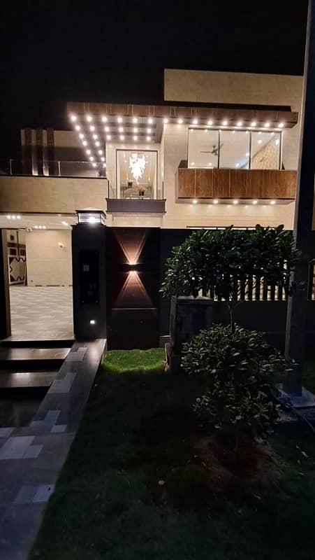 1 KANAL SEMI FURNISH HOUSE AVAILEBAL FOR RENT IN BAHRIA TOWN LAHORE 8