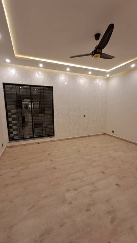 1 KANAL SEMI FURNISH HOUSE AVAILEBAL FOR RENT IN BAHRIA TOWN LAHORE 11