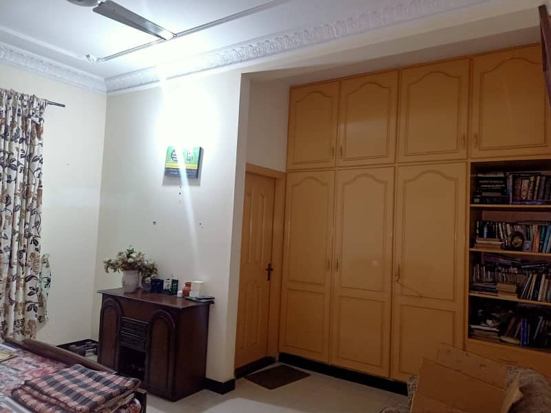 11 Marla Corner Double Story 60ft Green Belt Road in Faisal Town for Sale 27