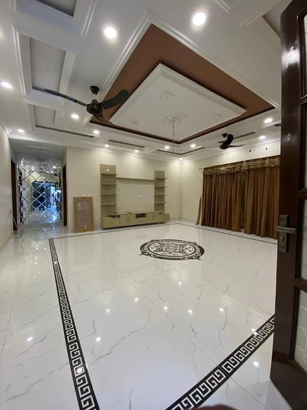 1 KANAL SEMI FURNISH HOUSE AVAILEBAL FOR RENT IN BAHRIA TOWN LAHORE 2