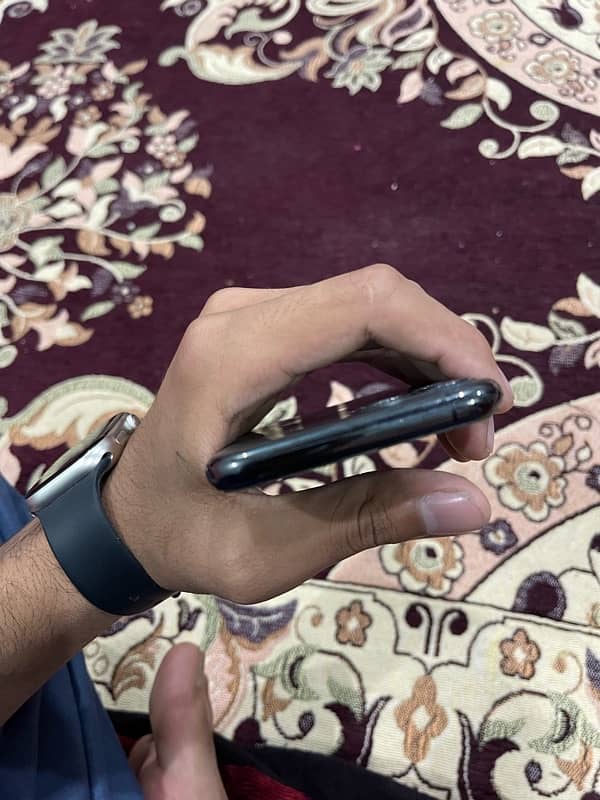 iPhone 11 Pro 256 gb LLA Model 4