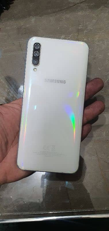 Samsung a50 3