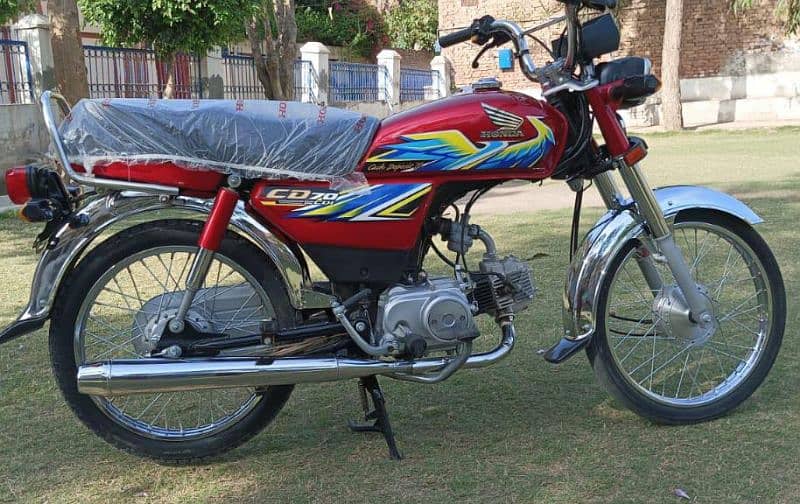 WhatsApp contact 0320.4576. 683 Honda 70 cc Red color engine ok hai 1