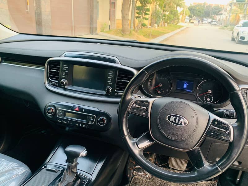 KIA Sorento 2021 FWD 2.4 8