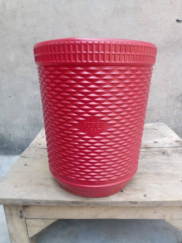 Unbreakable plastic dustbin 3