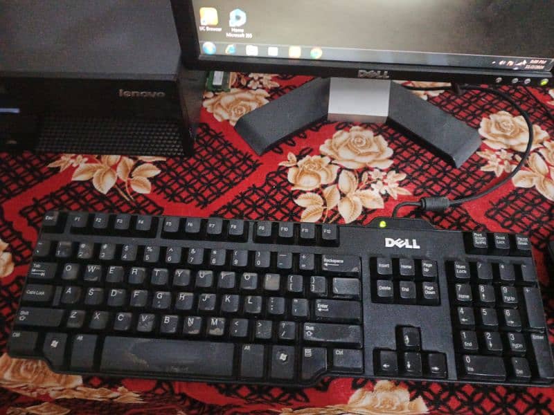 lcd model (dell) pc name ( lenovo) with keebord and mouse best user 3