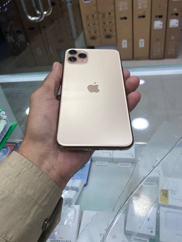 iPhone 11 Pro Max 256GB Gold With box NoN PTA Sim working 5