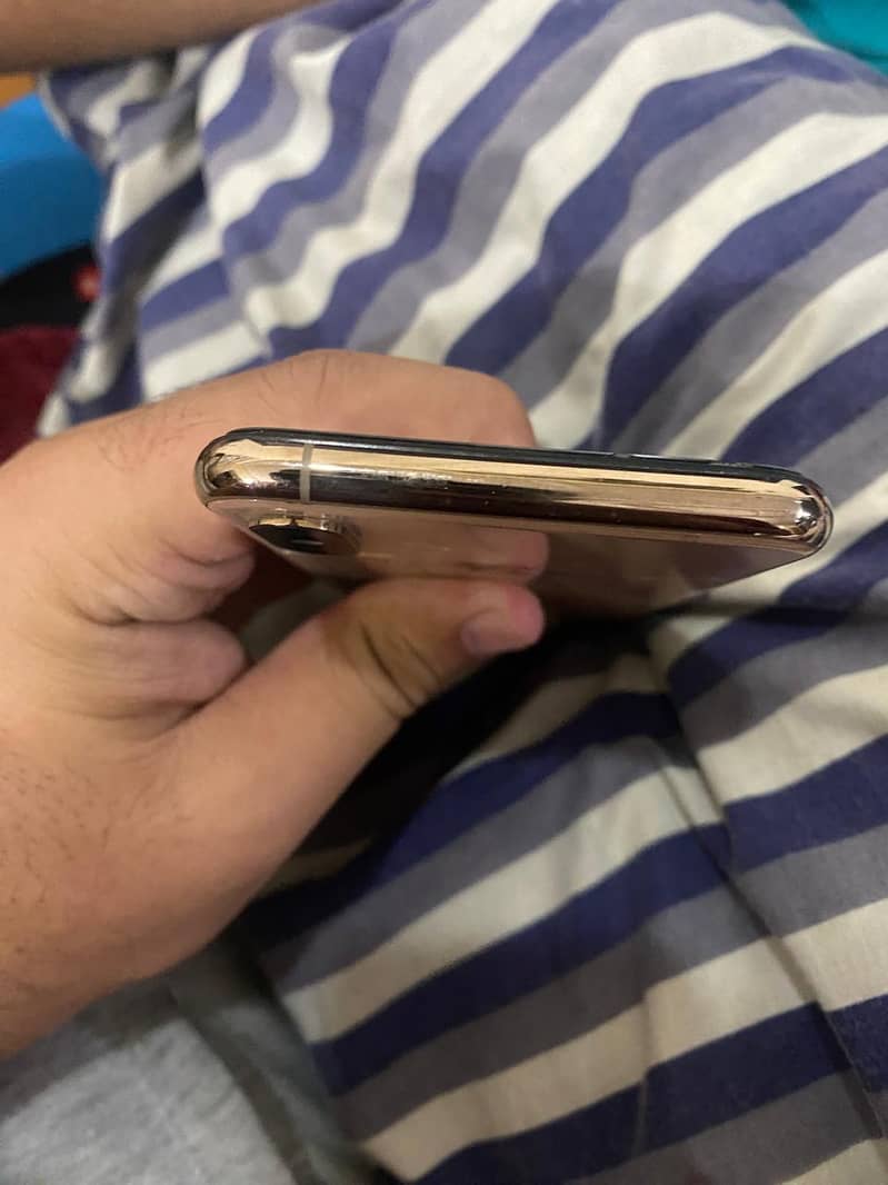 iPhone xs 64 GB non PTA 2