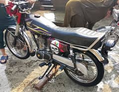 Honda 125  colour red