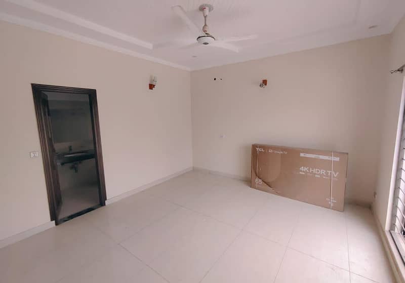 1 Kanal Upper Portion for Rent in DHA Lahore Phase 4 Near LGS School 1