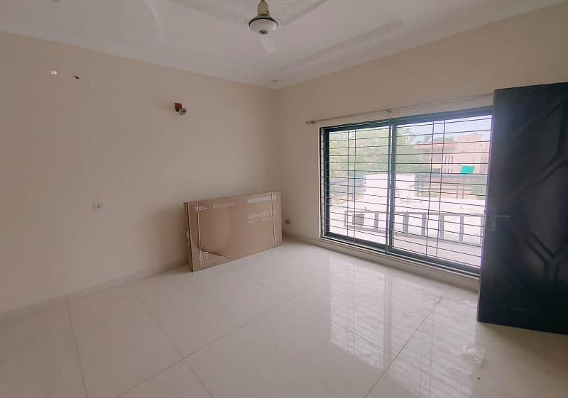 1 Kanal Upper Portion for Rent in DHA Lahore Phase 4 Near LGS School 3