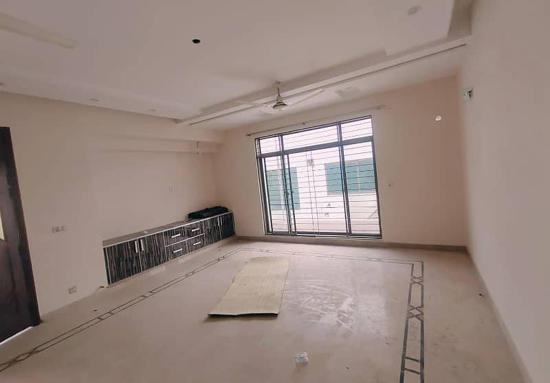 1 Kanal Upper Portion for Rent in DHA Lahore Phase 4 Near LGS School 7