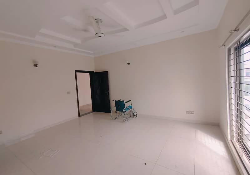 1 Kanal Upper Portion for Rent in DHA Lahore Phase 4 Near LGS School 9