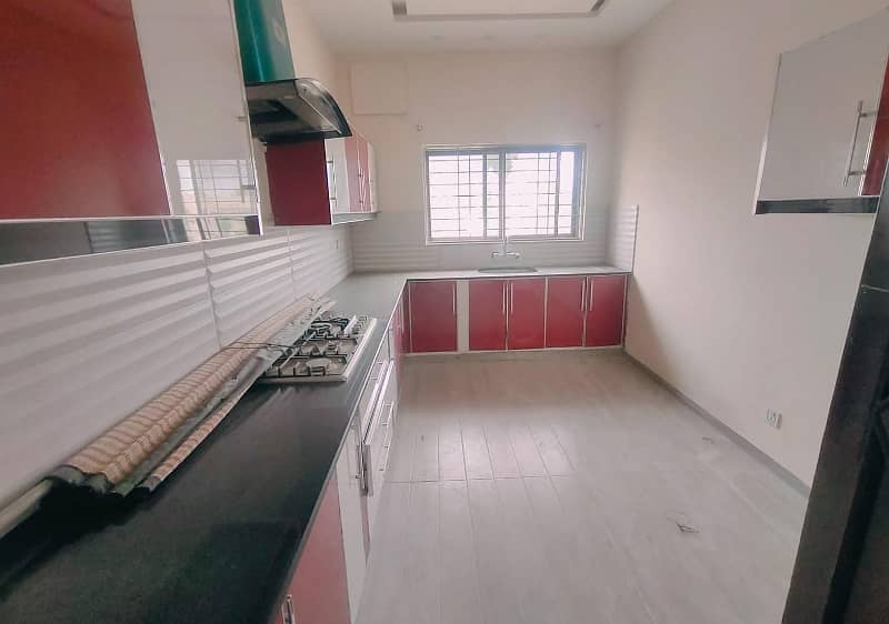 1 Kanal Upper Portion for Rent in DHA Lahore Phase 4 Near LGS School 14