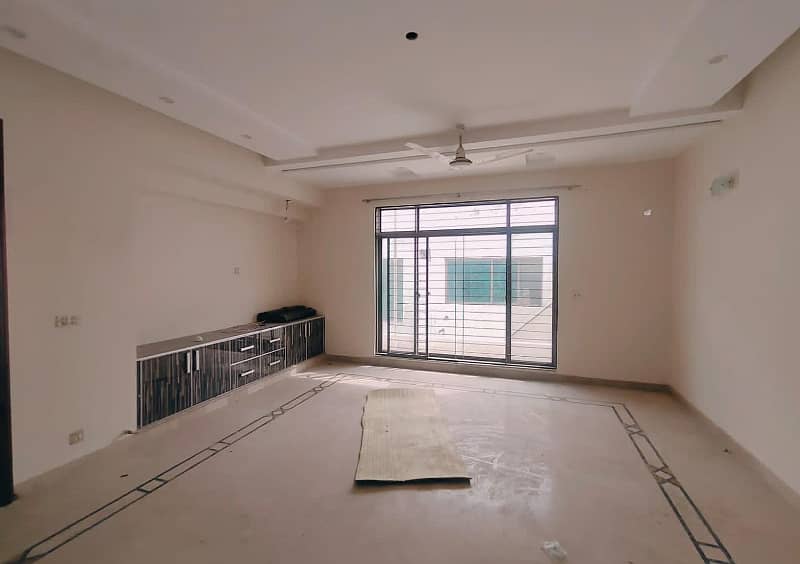 1 Kanal Upper Portion for Rent in DHA Lahore Phase 4 Near LGS School 24