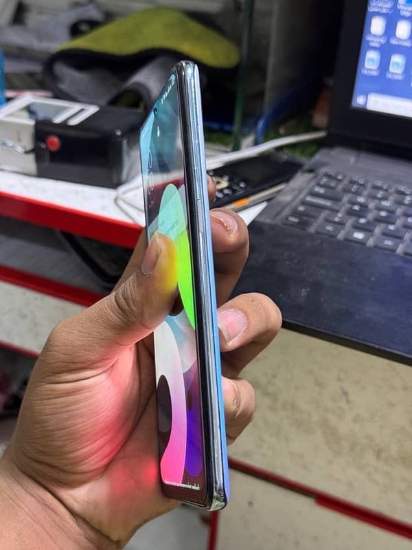 Oppo f15 8/128gb 4