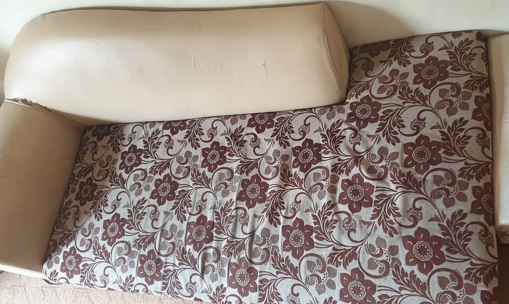 2 Seater Sofa In Good Condition in Cream Color 2