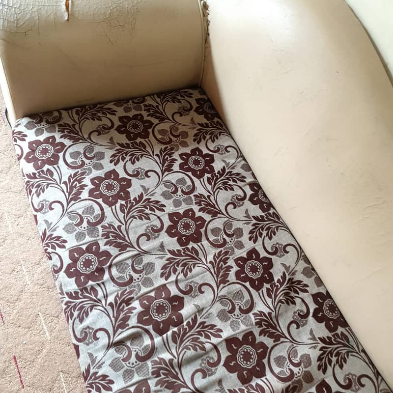 2 Seater Sofa In Good Condition in Cream Color 4