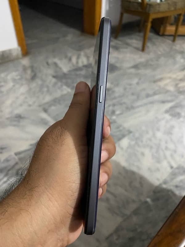 Oppo F17 9