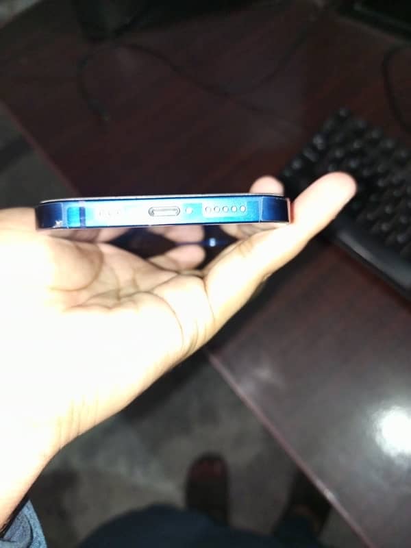 iPhone 12  (Factory unlock) 2 Month Sim Time (100% Battery Original) 3