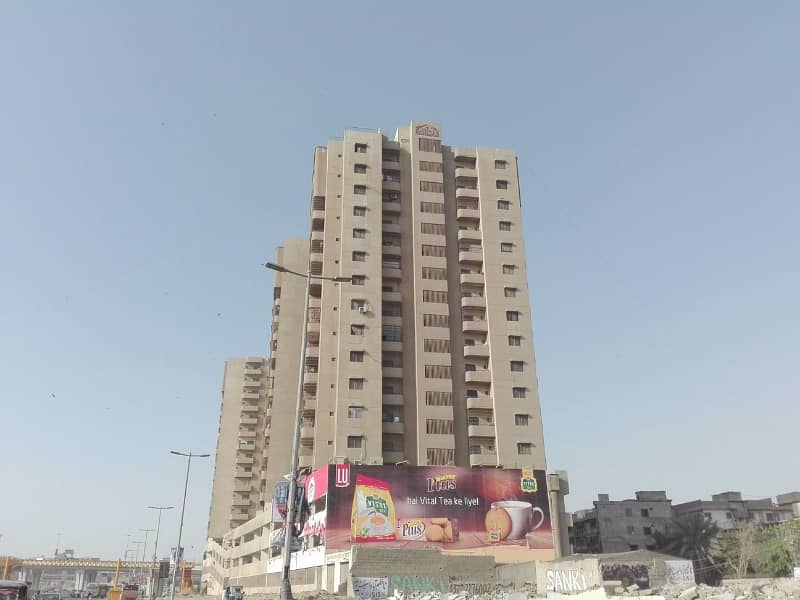 Flat Of 2100 Square Feet Available In North Nazimabad - Block B 3