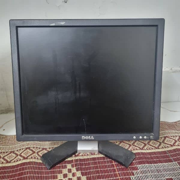 Dell & Samsung Computer LCD 19 Inches & 17 Inches 3