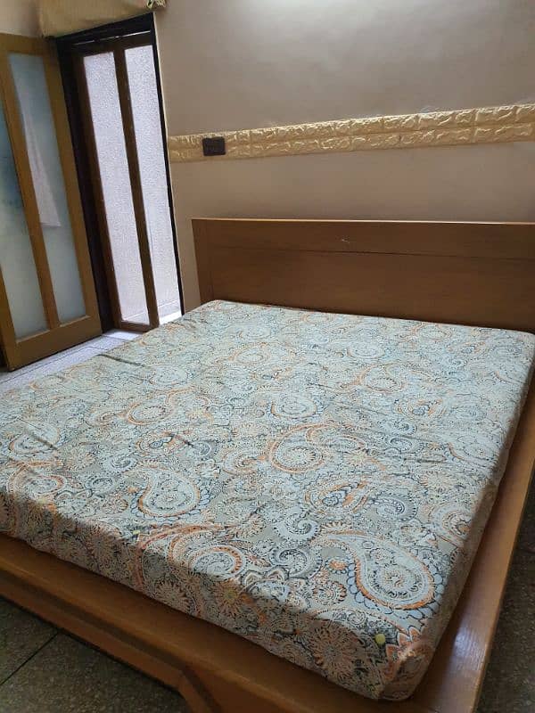 Japanese/low bed double bed with mattress 0