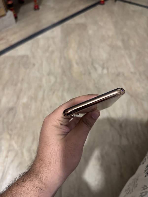 iPhone Xs Max 64gb Pta approved 5