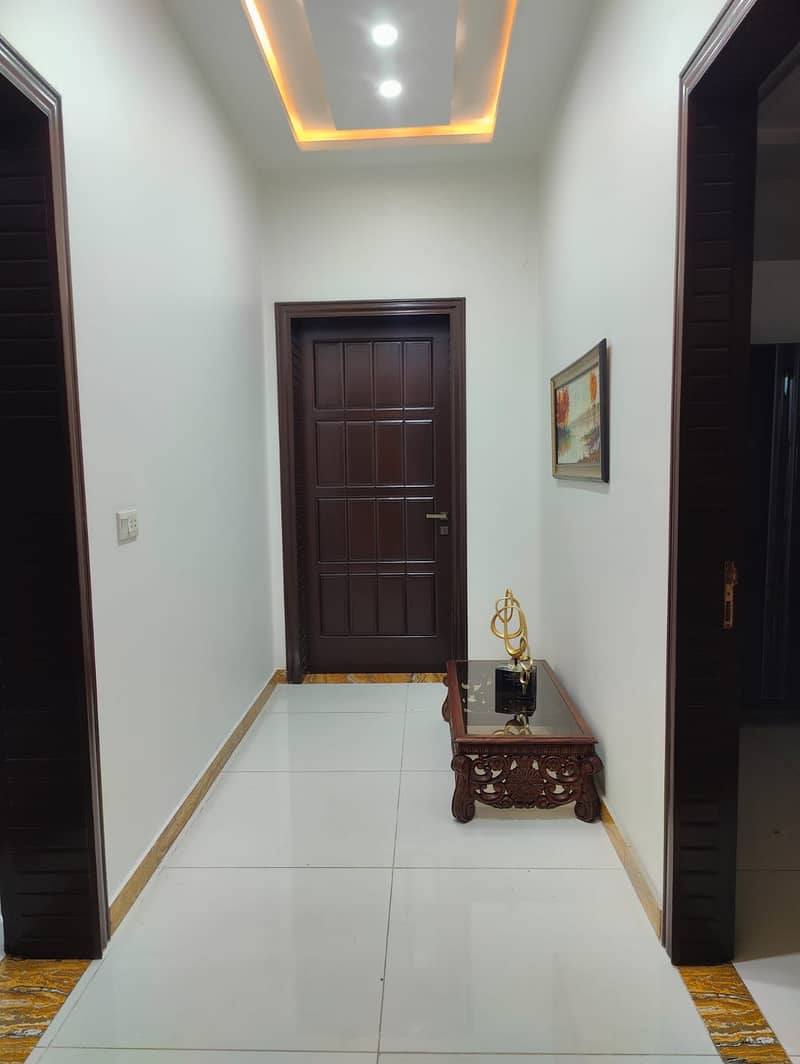 Dc colony main boulevard furniture house for sale 1 kanal 10