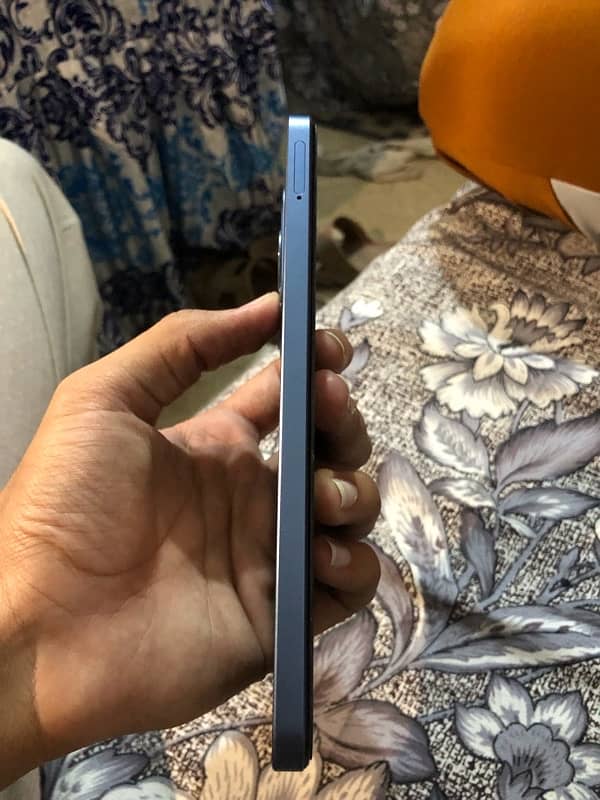 iam selling realme C63 3