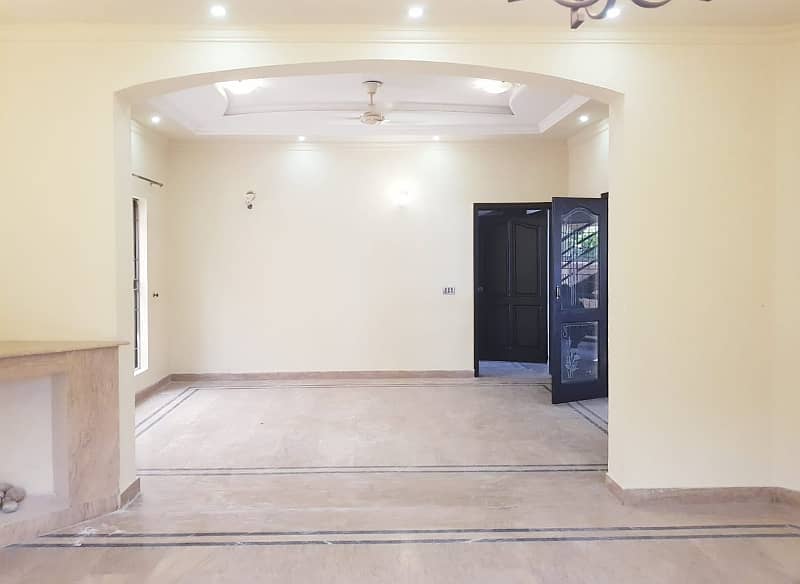 1 Kanal House for Rent in DHA Lahore Phase 4 Near Ring Road 37