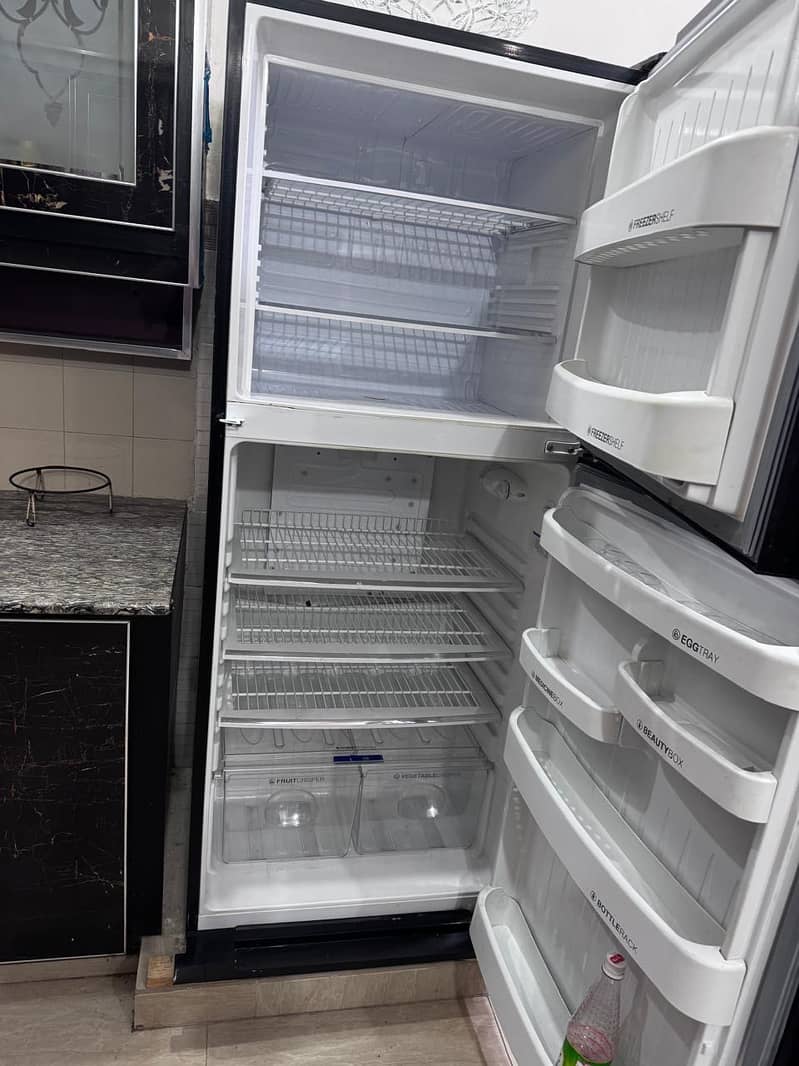 Orient fridge in excellent condition 2