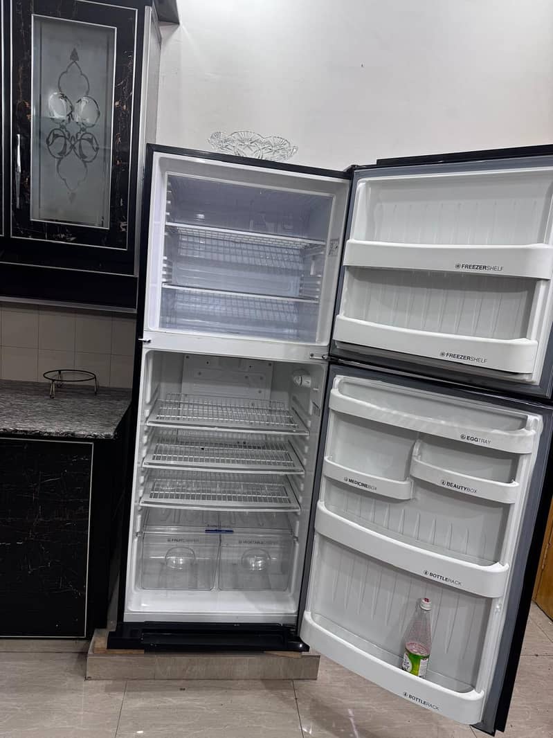 Orient fridge in excellent condition 4