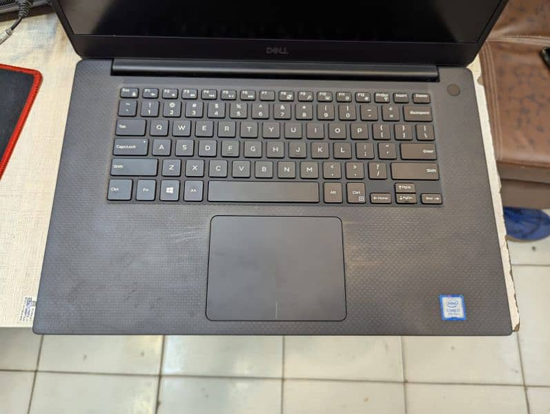 DELL XPS 15 7590 2