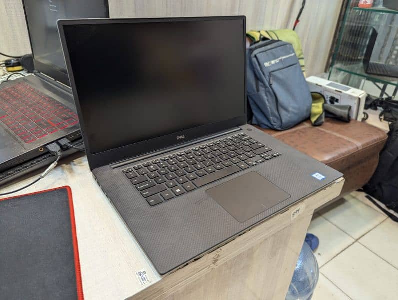 DELL XPS 15 7590 3