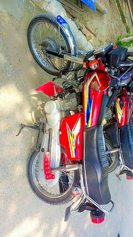 Honda 125 bike 3