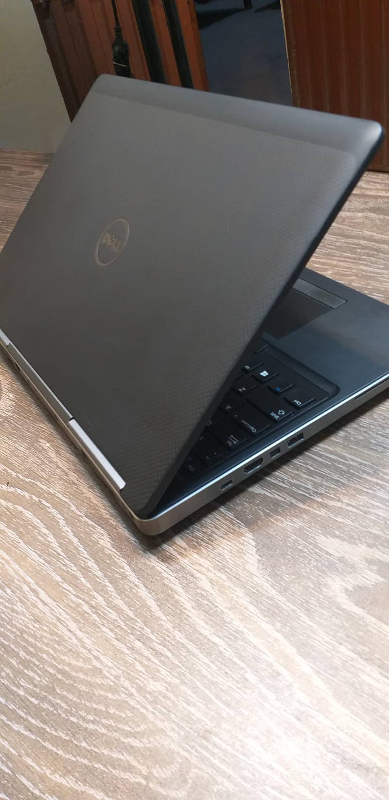 Dell Precision 7520 Core i7 7th Gen 6