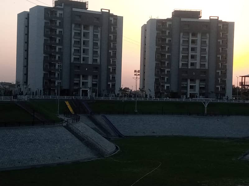 10 Marla 3 Bed Brand New Flat For Sale In Askari 11 Lahore 4