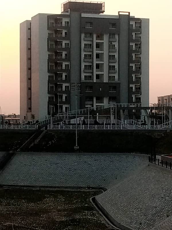 10 Marla 3 Bed Brand New Flat For Sale In Askari 11 Lahore 21