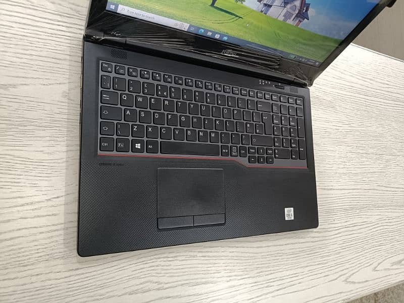 Fujitsu Lifebook e5510 core i5 10th gen quadcore 15.6 inch Numpad keys 4