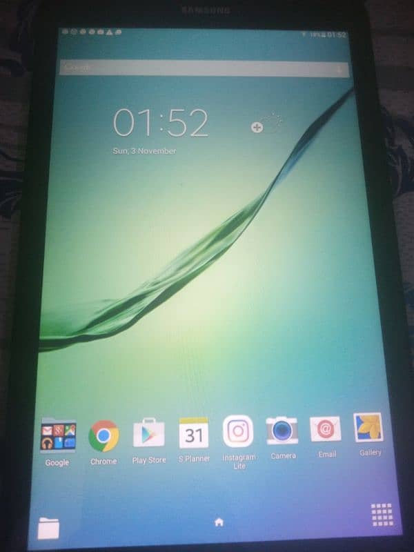 Smasung Galaxy E tablet. 9.6. Big screen home u. se tablet New cond 4