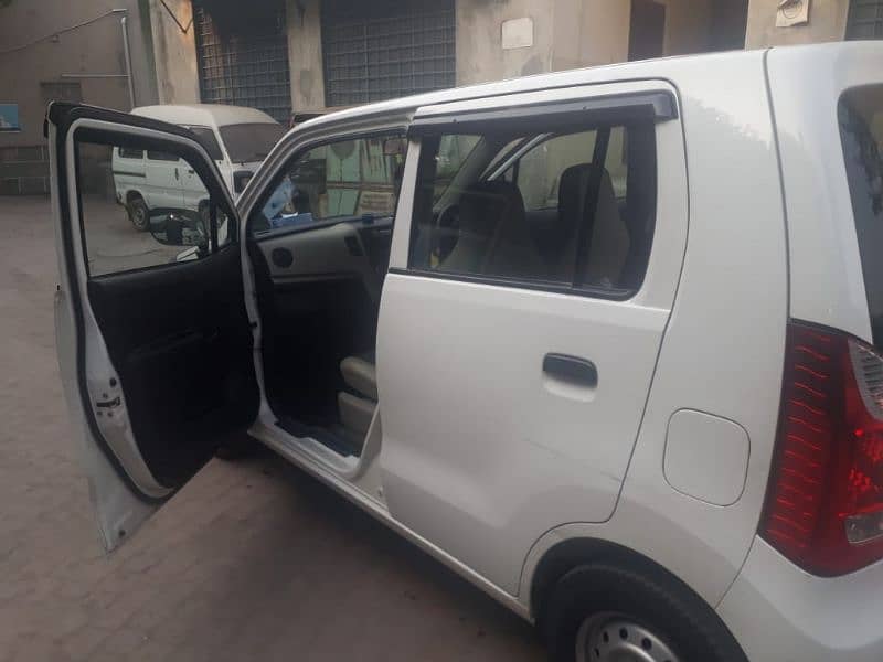 Suzuki Wagon R 2018 8