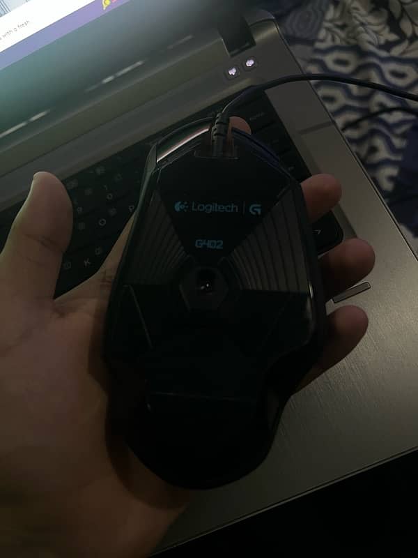 Logitech G402 1